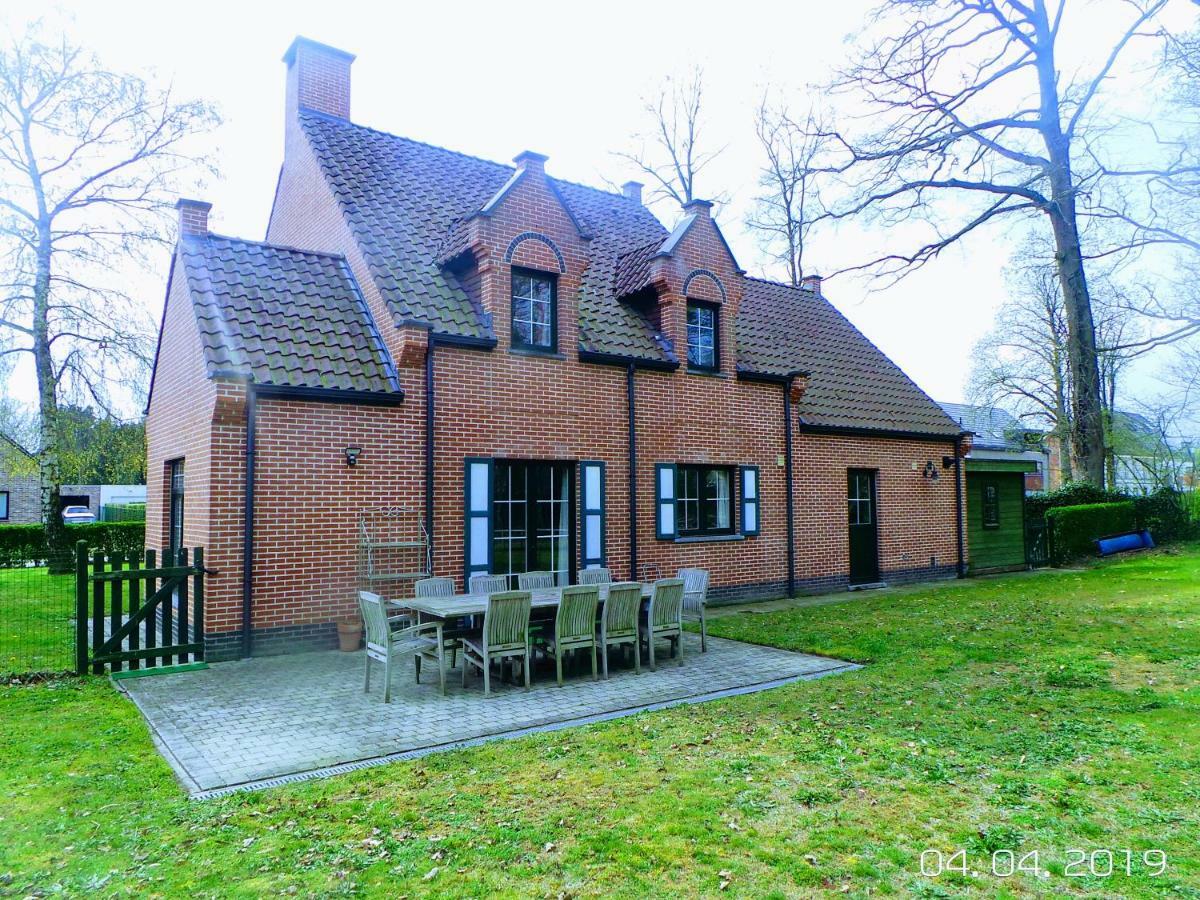 Villa De Ruiter Waasmunster Eksteriør billede